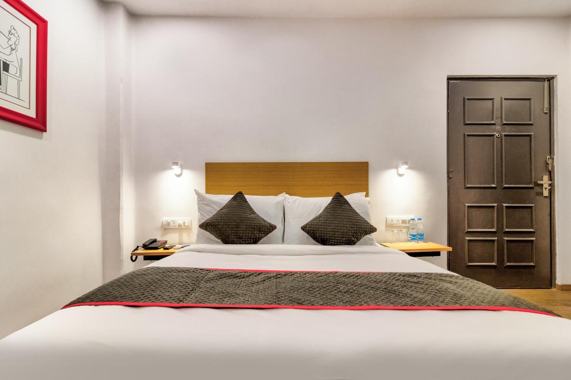 Hotel O Akash Ganga Park Circus Kolkata