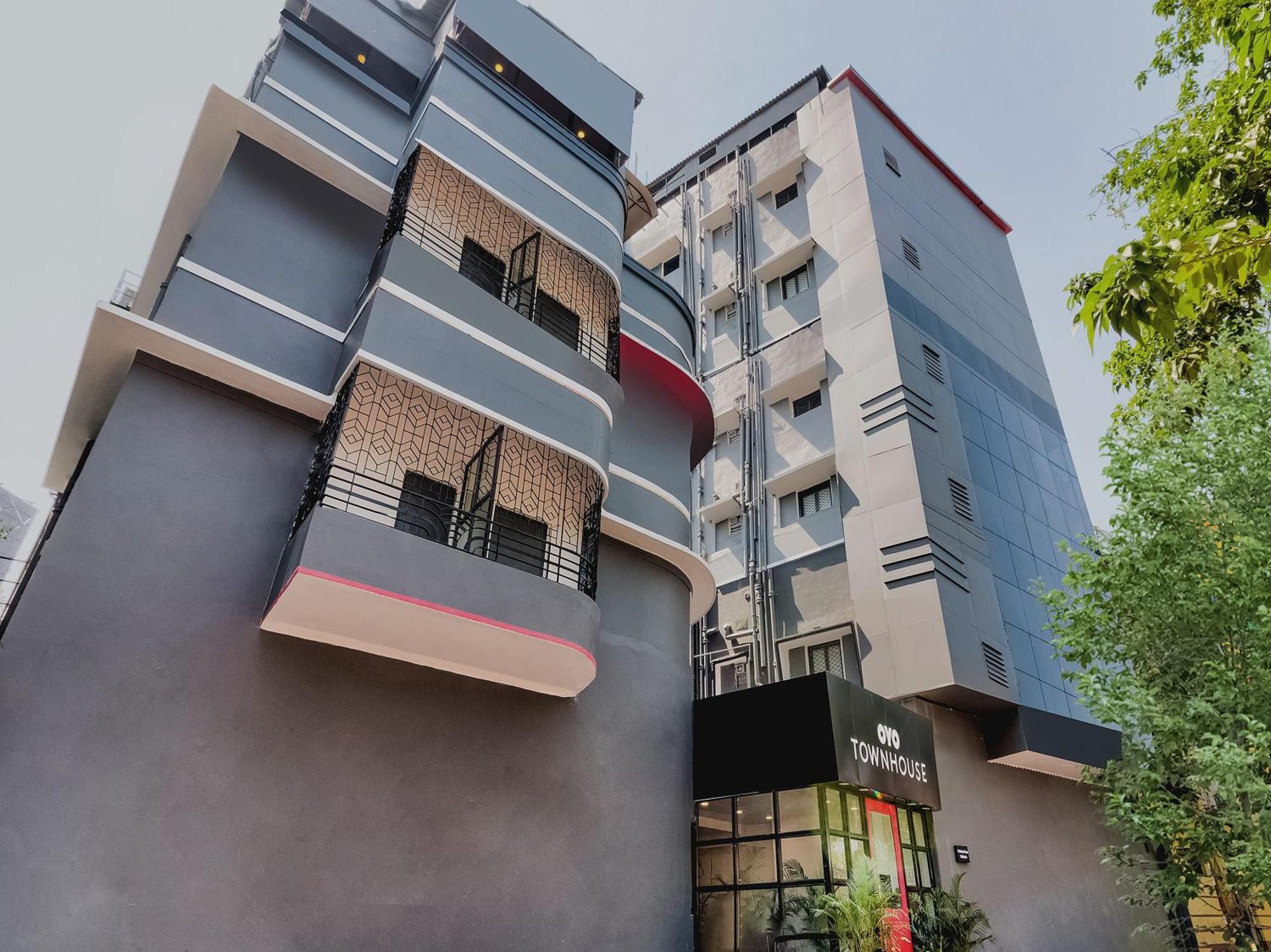O Akash Ganga Park Circus Hotel